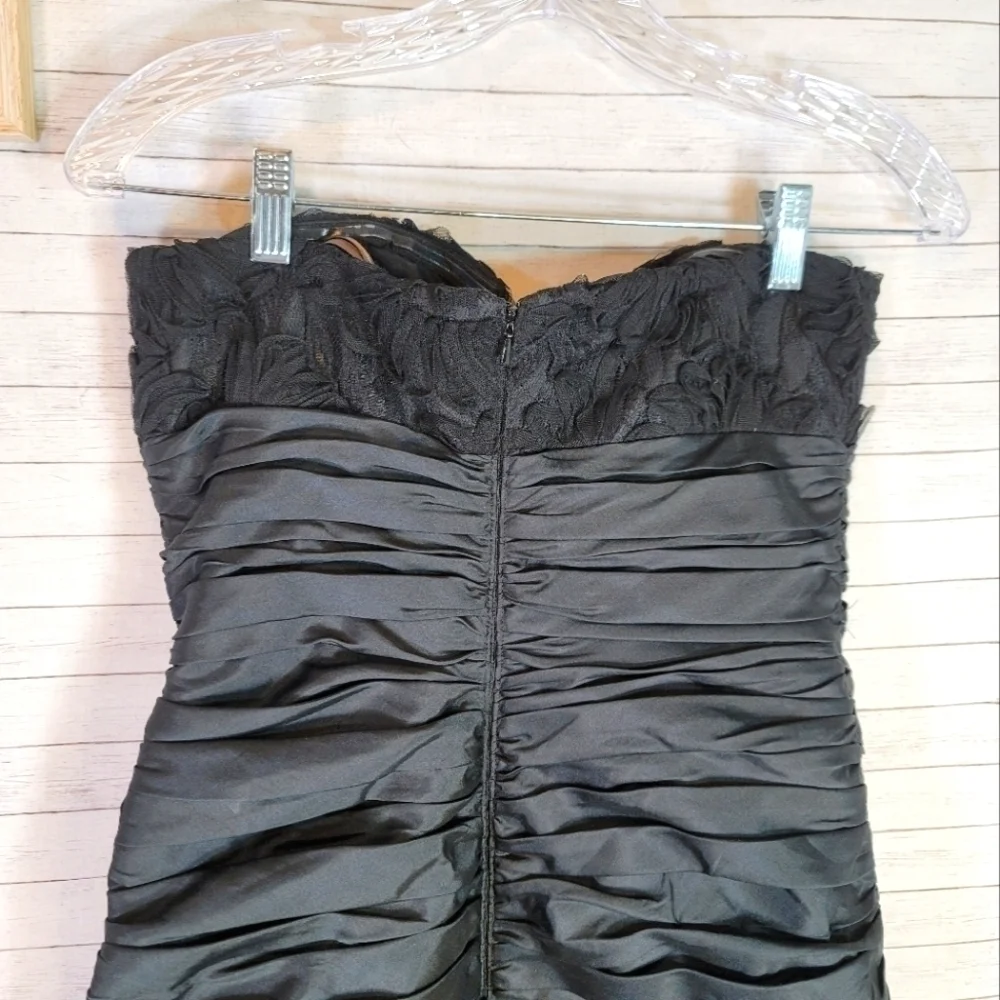 MONIQUE LHUILLIER BRIDESMAIDS BLACK STRAPLESS RUCHED DRESS, SZ 4